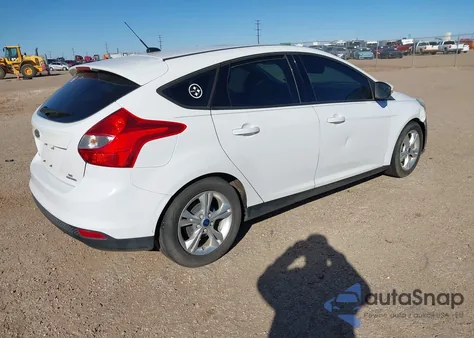 2014 Ford Focus Se z USA, uszkodzony, nr VIN 1FADP3K21EL138431